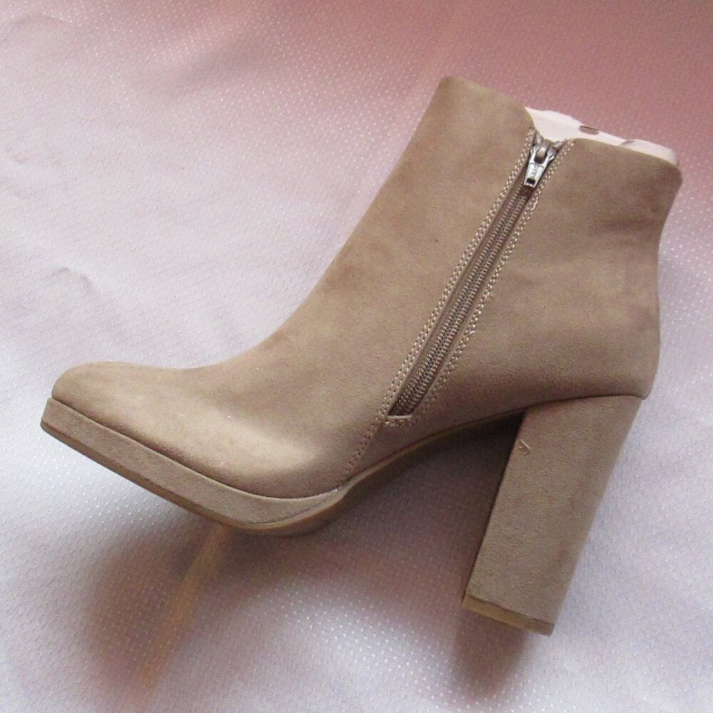 PLATFORM TAUPE ANKLE BOOTS – SIZE 9.5 - NWT
